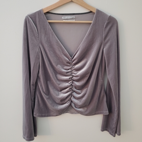 URBAN Outfitters v-neck velvet top - size Medium in grey - Picture 2 of 6